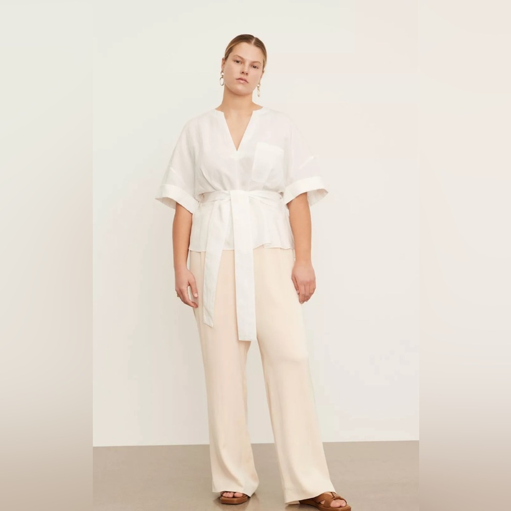 Vince cuffed linen top with belt, color white, size small, NWT